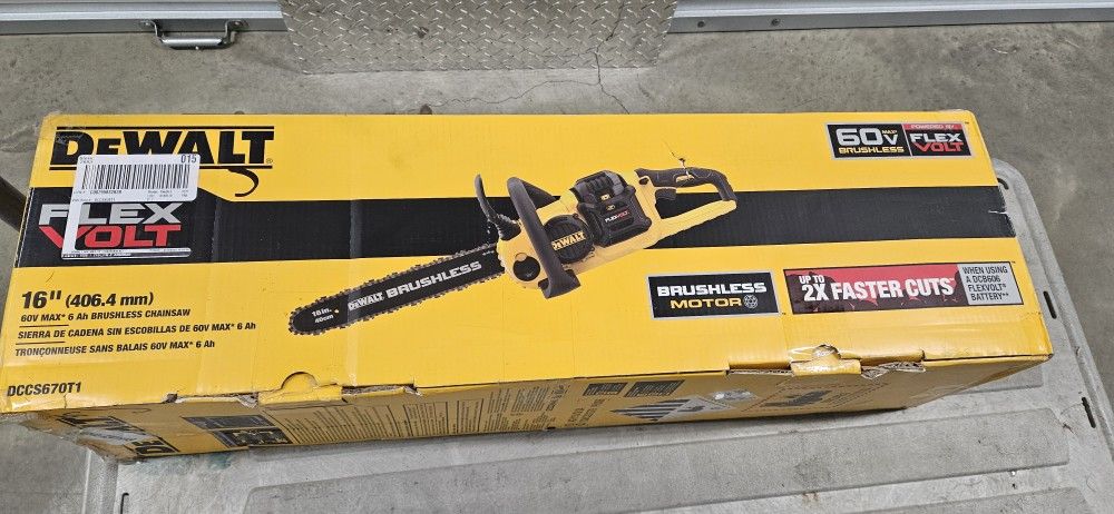 FLEXVOLT 60V MAX 16in. Brushless Cordless Battery Powered Chainsaw 