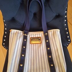 100% Authentic Louis Vuitton Used Bag 11x11x3.5