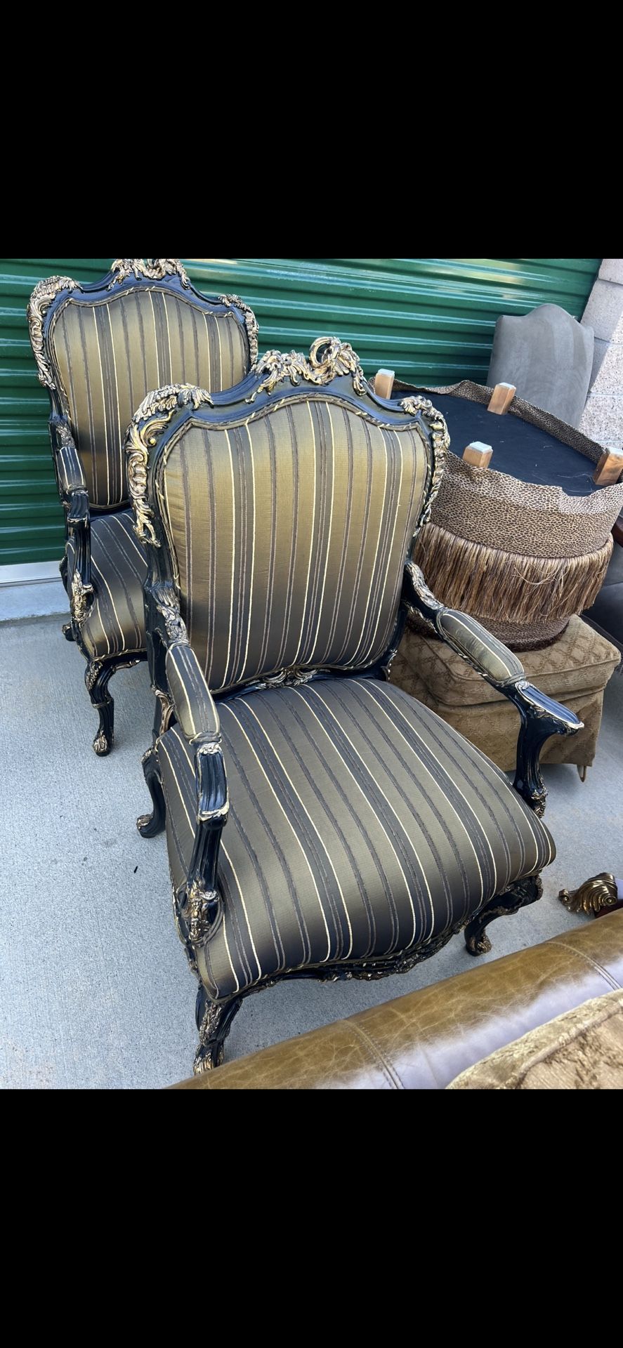 Formal Living Room Chairs 