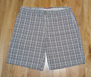 Perry Ellis size 40 Shorts