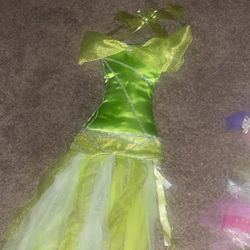 Wall Decor / Also Holds All Your  Hair Bow Clips 