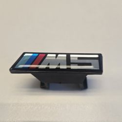Front grille badge for BMW 5 Series in M5-look LCI style