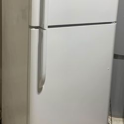 Frigidaire Refrigerator 