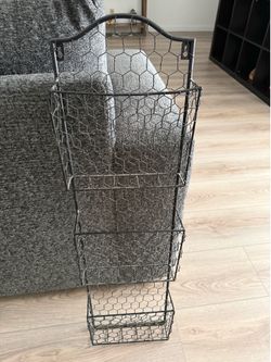 Chicken wire mail rack