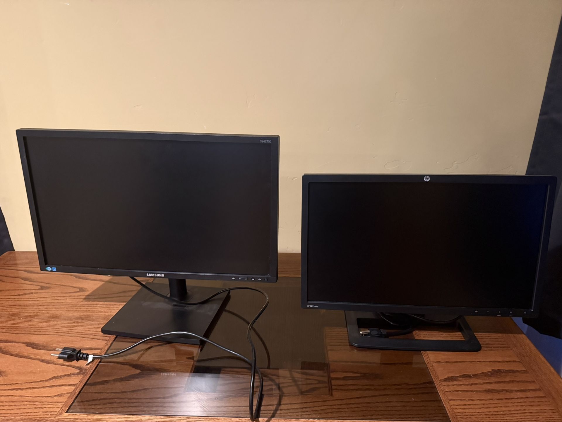 Computer Monitors (Samsung/HP)