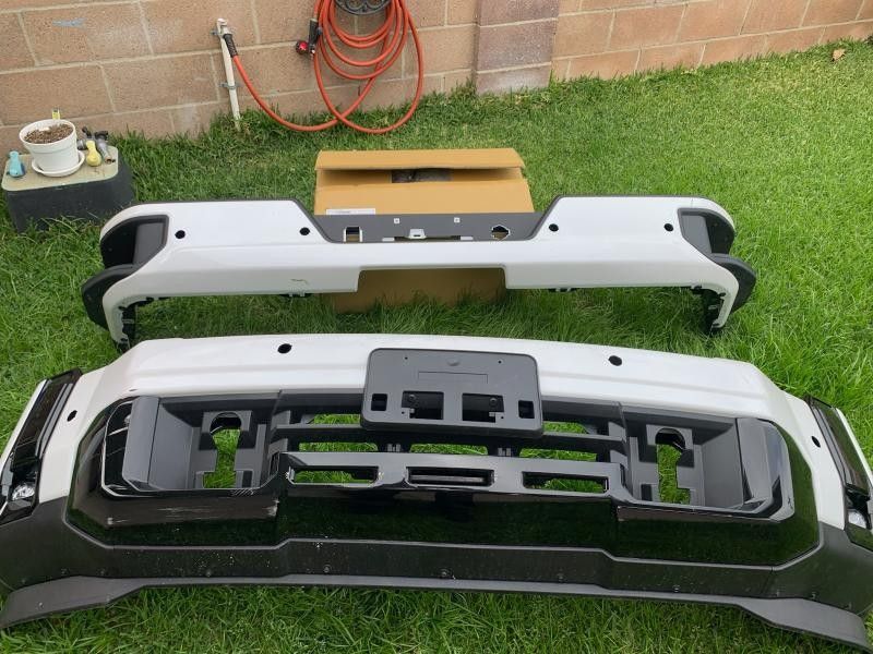 2024 2025 Denali 2500hd Bumpers Parts Like New
