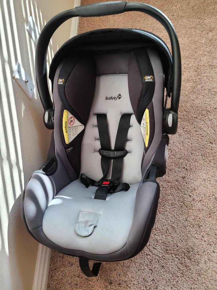 Safety 1st car seat with base
