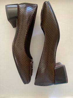 Tory Burch chocolate color Georgia Leather Block Heel Pumps Size  6.5