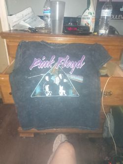 Pink Floyd "The Dark Side of the Moon" T-shirt.
"The Dark Side of the Moon" Pink Floyd,s