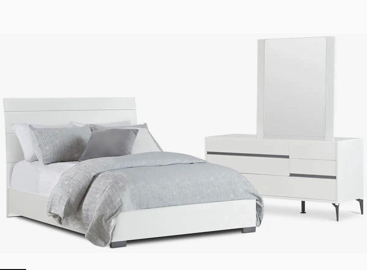 High-quality bedroom set at a fraction of the price!