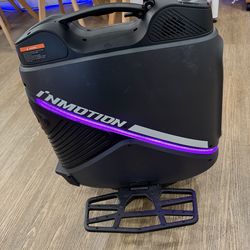InMotion V9 – Ultra Low Mileage Electric Unicycle (300 Miles) – Minor Wear, Ready to Ride!
