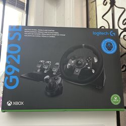 Logitech G920 SE XBOX racing wheel!! Financing available!!