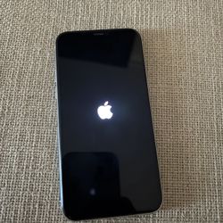 iPhone 11 Pro 64GB Cracked Back, Perfect Front. 