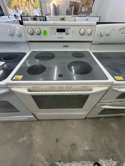 Maytag White Electric Range with Glass Cooktop