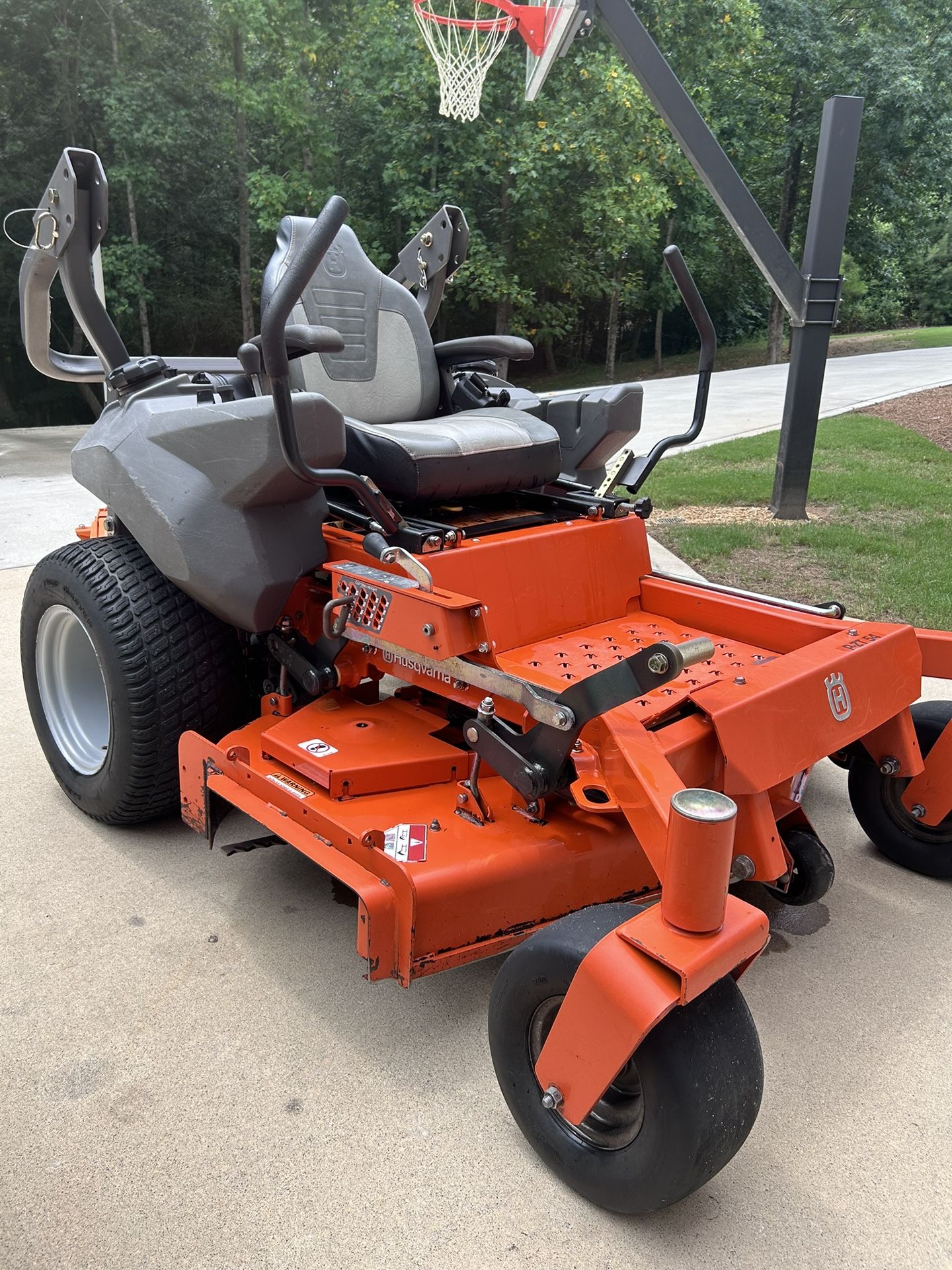 2017 Husqvarna Pzt 54 Zero Turn Mower