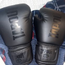 Tap Out Boxing Gloves 