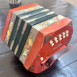 Vintage Regoletta 20 button Concertina