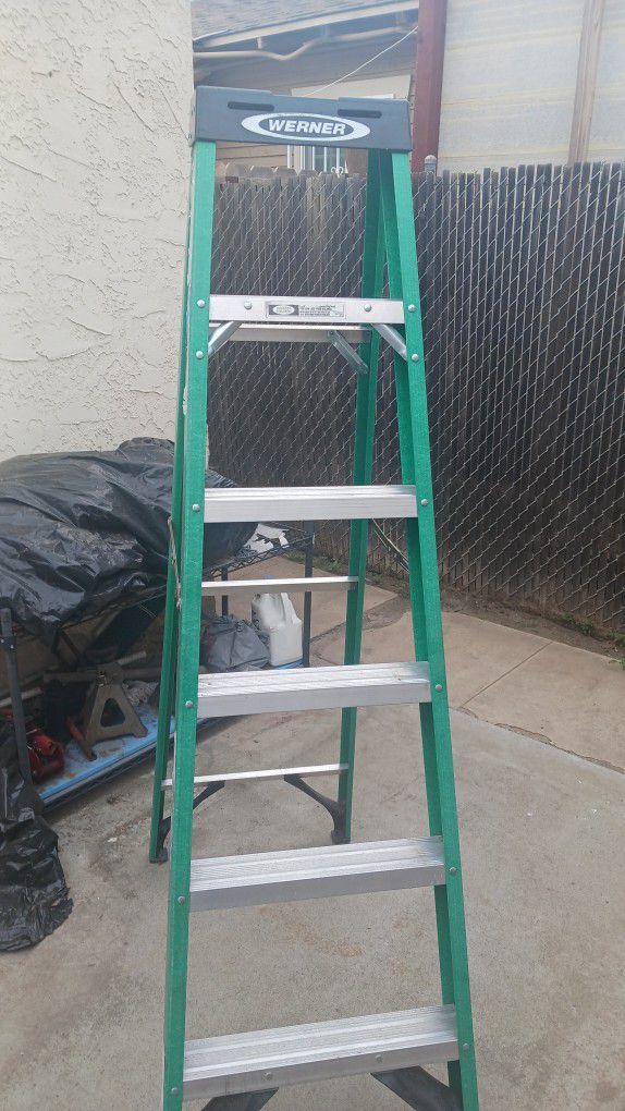 Fiberglass  6'Ladder
