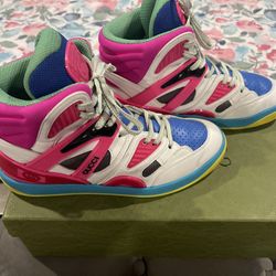 Authentic Womens Gucci Sneakers Size 9 