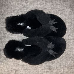 UGG Slippers Size 9
