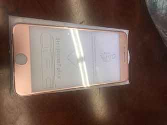 Tempered glass iPhone 7 Plus ball rolls good to protect your phone