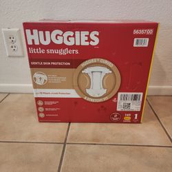 New huggies size 1 diapers 