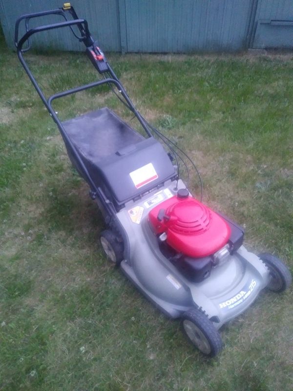 Like New Honda Harmony HRB215 Lawn Mower for Sale in Bellevue, WA OfferUp