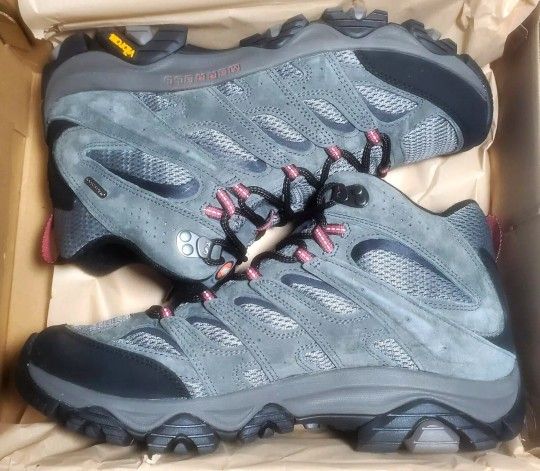 Merrell Men's Moab 3 Mid Waterproof Hiking Boots, Size 11.

