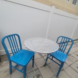 Folding Table and 2 Chairs 🪑🪑