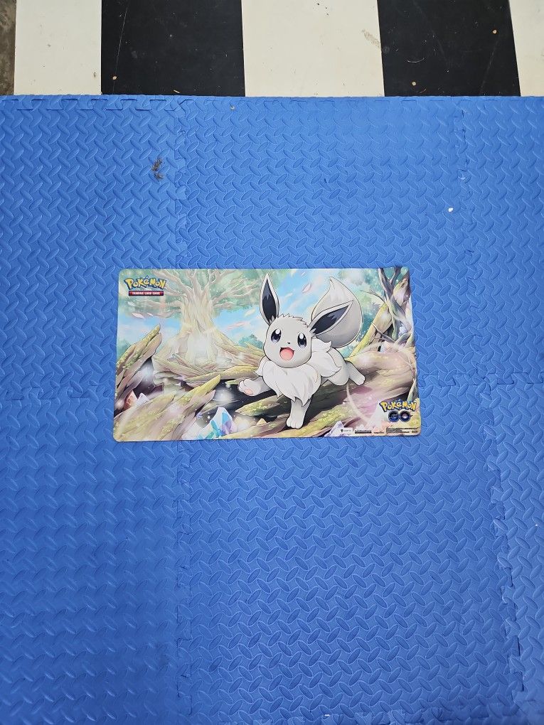 Pokémon Eevee Playing Mat/mousepad