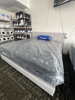 New Luxury Beautyrest Black King Mattress