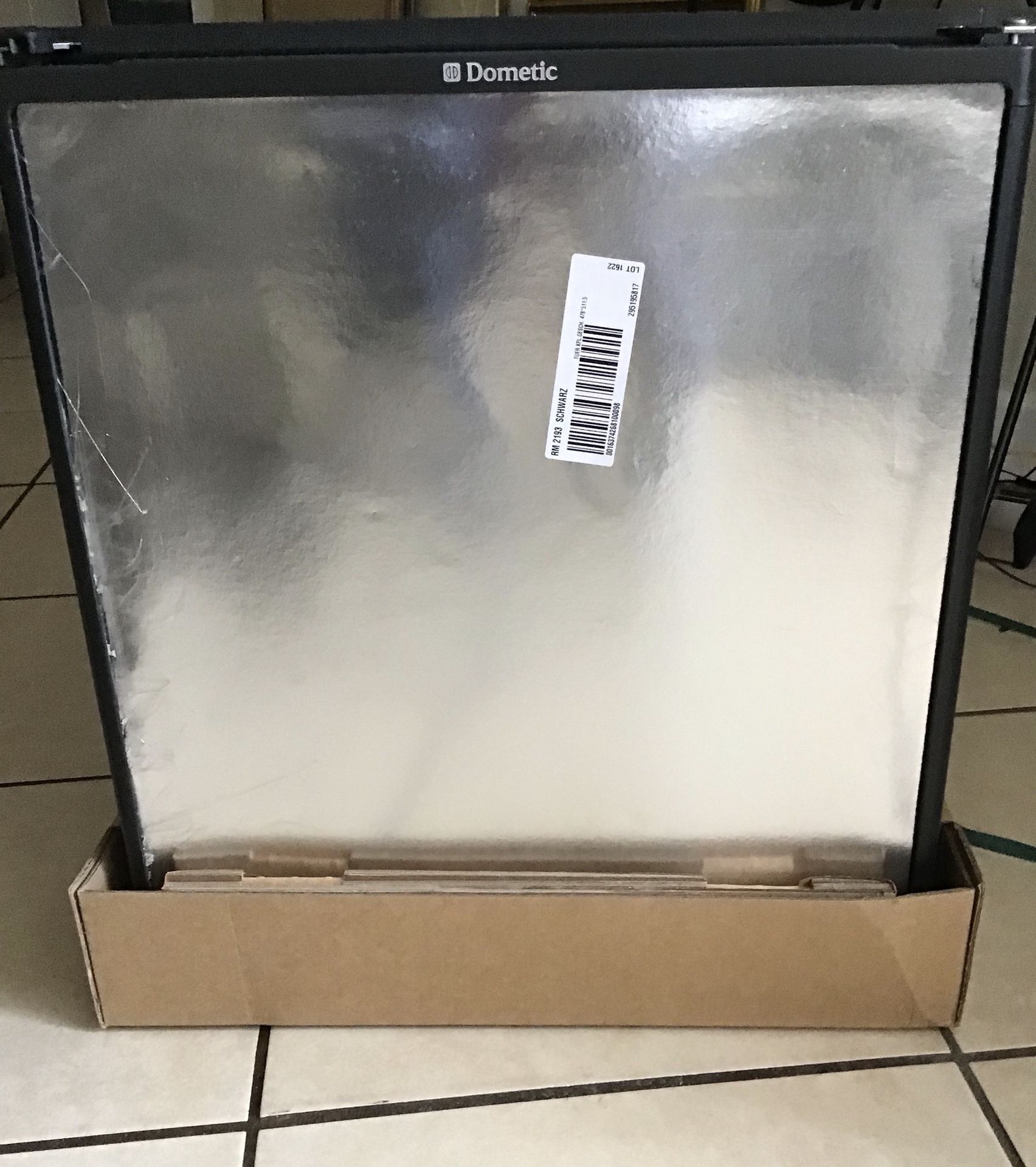 DOMETIC COMPACT REFRIGERATOR RM2193, RIGHT HINGED FOR BOAT OR RV ACCESSORIES