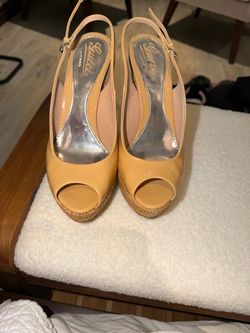 Gucci Patent Peep Toe Slingback Wedges in beige/nude