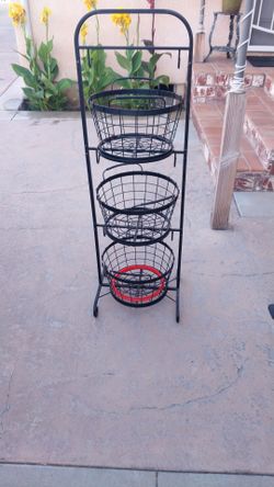 45" TALL 3 BASKETS AND  STAND