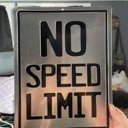 No Speed Limit Sign
