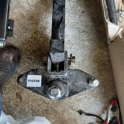 RV TRAILER HITCH