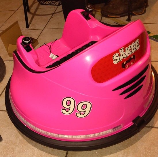 Sakee Bumper Car.  Light Strip. Remote . Music.