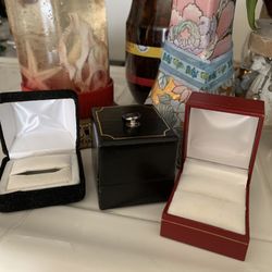 Nice Jewelry Boxes & Rings Available 