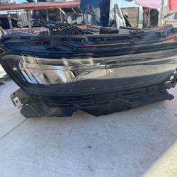 Jeep Grand Cherokee Right Headlight Oem