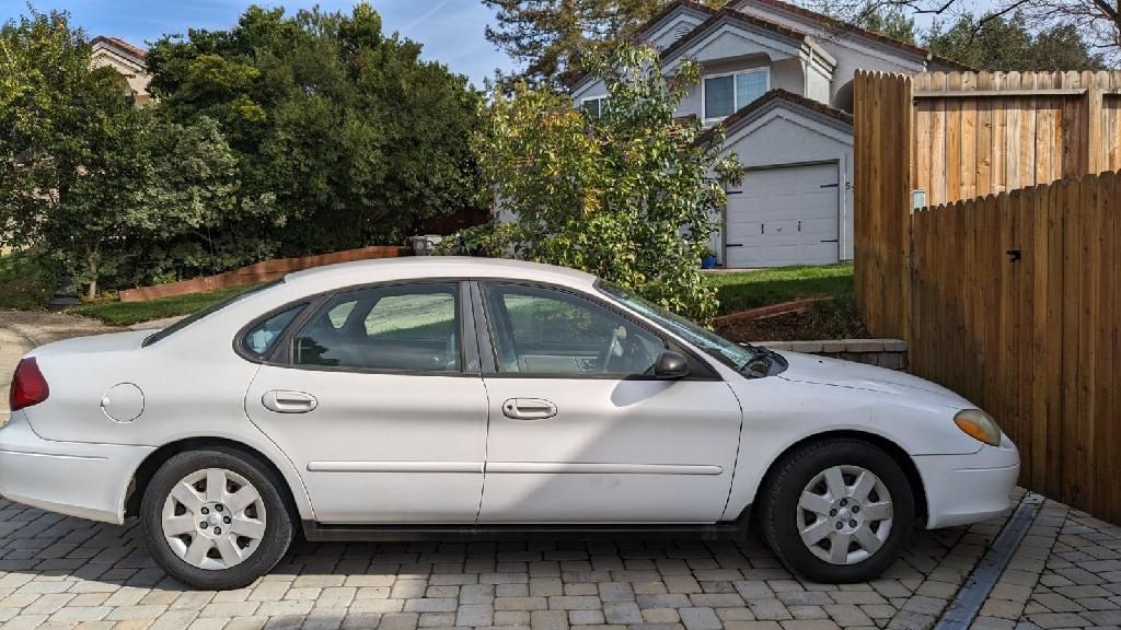 2002 Ford Taurus
