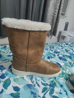 Winter Boots Size 4