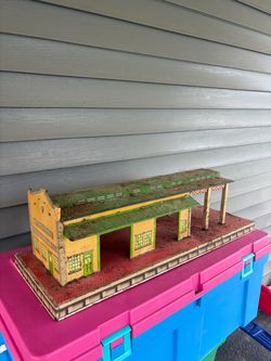 O Scale train/ freight station
