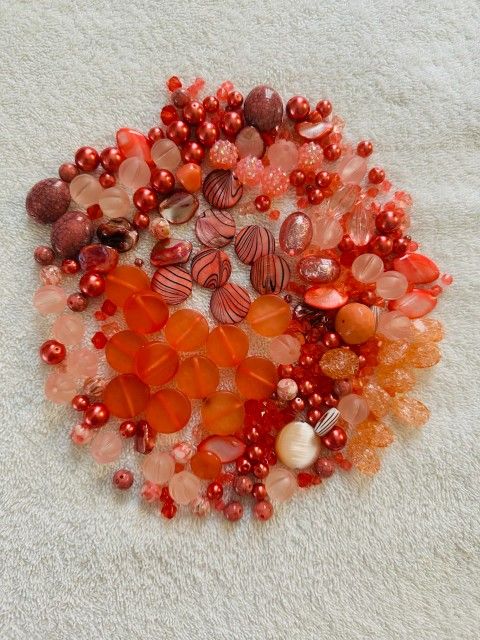 ORANGE / SALMON BEADS- 001