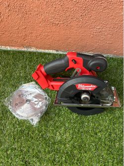 Milwaukee M18 FUEL 18V Lithium-Ion Brushless Cordless Metal Cutting 5-3/8 in. Circular Saw (Tool-Only) w/ Metal Saw Blade