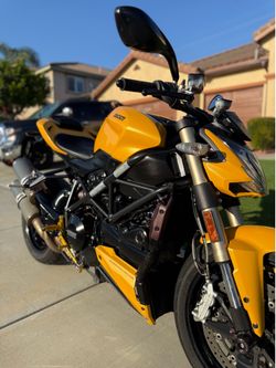 2012 Ducati streetfighter 848