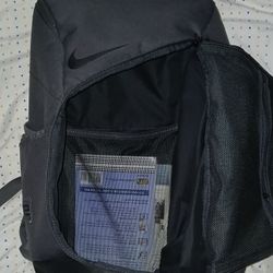 Nike Large Grey Backpack Zip Closure Padded Adjustable Straps Bottle Pocket