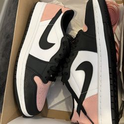 Jordan 1 Low  Bleached Coral 9.5 Men