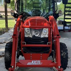 2022 Kioti CK 410 with AC Cab
