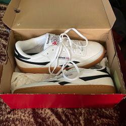 Reebok Tennis Shoes