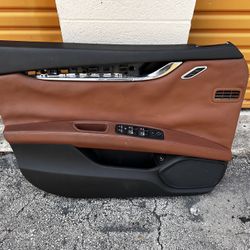 Maserati Quattroporte Left Driver Side Front Interior Door Panel De Puerta Izquierda Chofer Delantera  2014 2015 2016 2017 2018 2019 2020